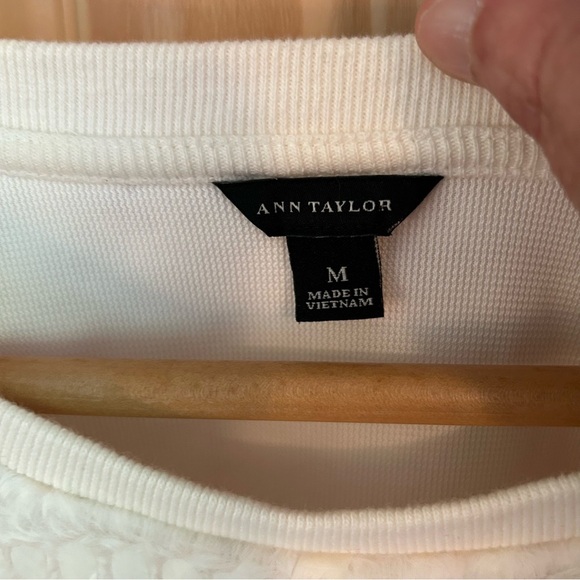 Ann Taylor Cracked Ice Sweatshirt Sweater Winter White. Size Medium. - Picture 9 of 15